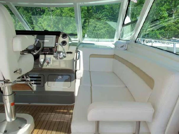 54-searay-yacht-charter