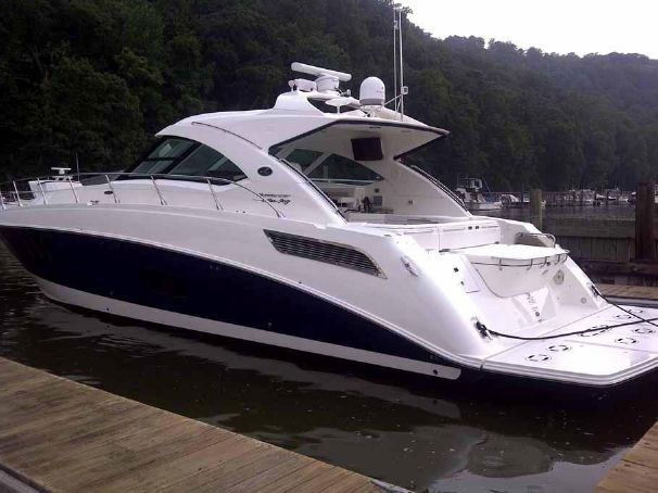 54-searay-yacht-charter