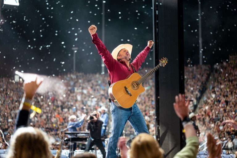 Garth-Brooks-770×513